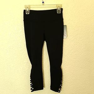 NWT exertek workout capri leggings, size PS